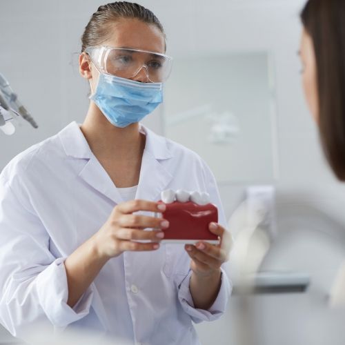implantes dentales en clínica